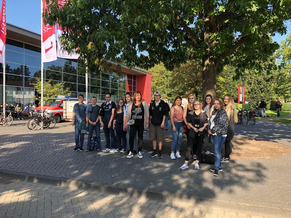Berufseinstiegsklasse besucht Ausbildungsplatzbörse in Gifhorn